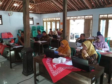 Kominfo Kebumen: Pelatihan TIK Dasar Desa Purwodeso Kecamatan Sruweng