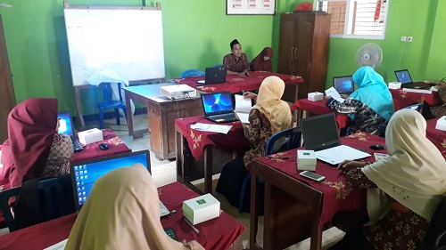 Tingkatkan SDM Perangkat Desa, Diskominfo Adakan Pelatihan TIK di Desa Grogol Penatus